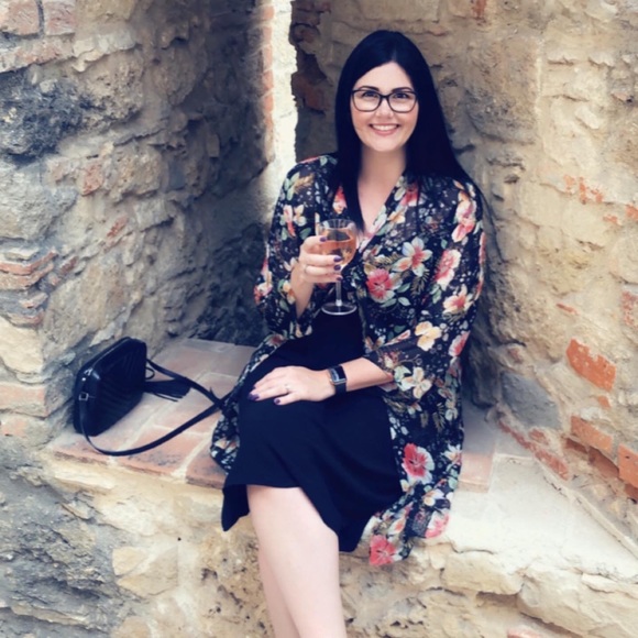 Meet your Posher, Kendra - Picture 1 of 1